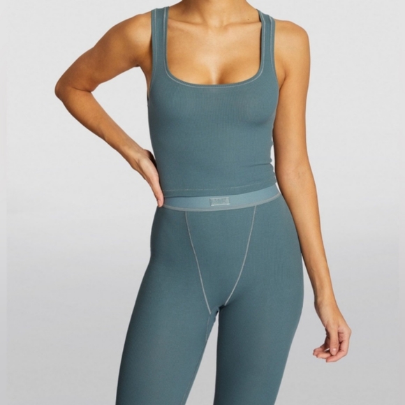 Skims Set - Picture 2 of 3